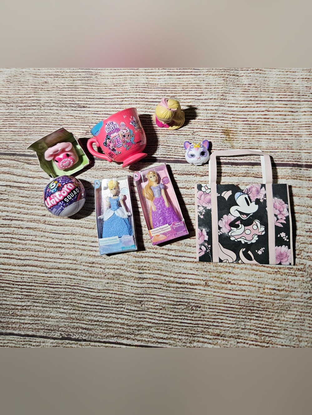 Mini brands girls toys 8 pieces